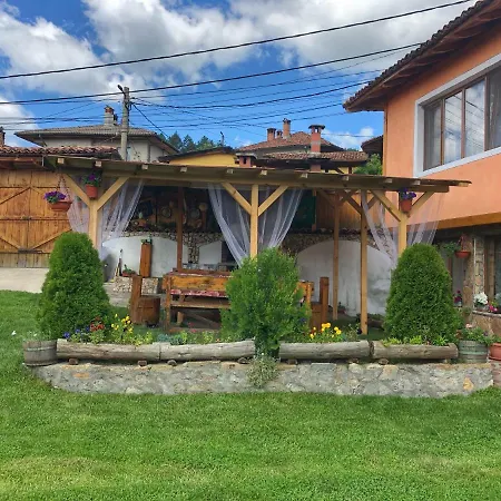 Zlatkova House コプリフシティツァ